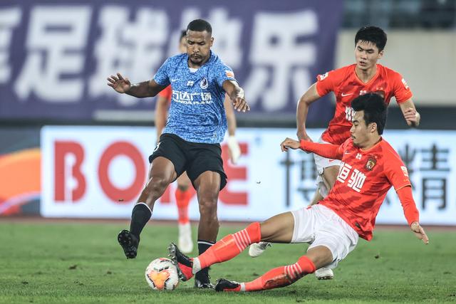 东欧缺阵独行侠负灰熊5连败 魔术力克尼克斯