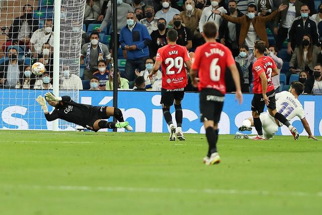 巴萨计划明夏签下哲凯赖什 作为莱万的理想接班人