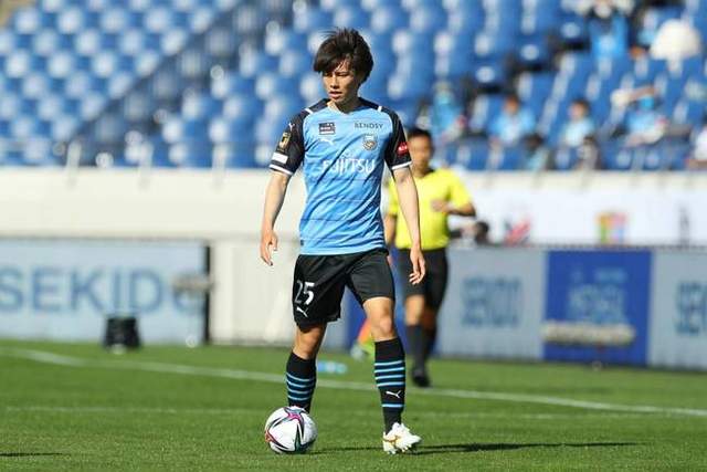 欧冠-吉鲁2球2助攻 AC米兰4-0大胜夺小组第2出线