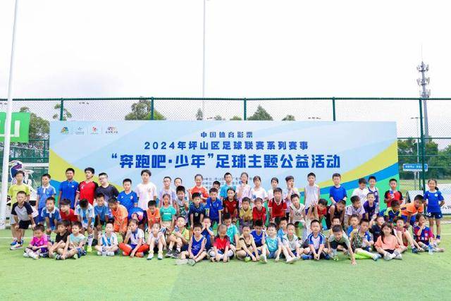 谁最像年轻时的你？ 梅西：只选一人肯定是亚马尔